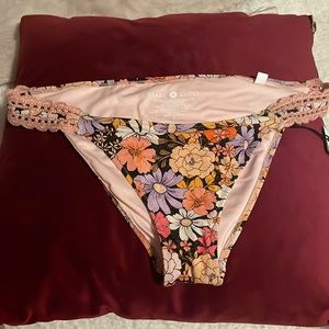 Bikini button